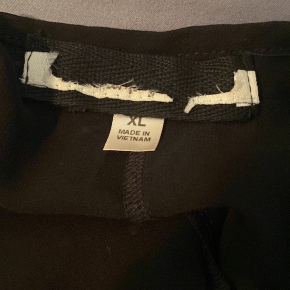 Black lace crop top adjustable straps - Picture 2 of 2